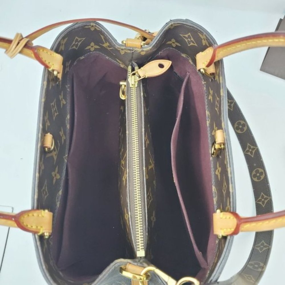 Louis Vuitton Montaigne MM Monogram Shoulder Bag - Picture 10 of 16